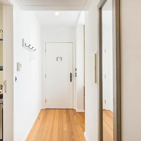 1872 River House By Olivia Konukevi 4*