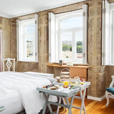 1872 River House By Olivia Konukevi 4*